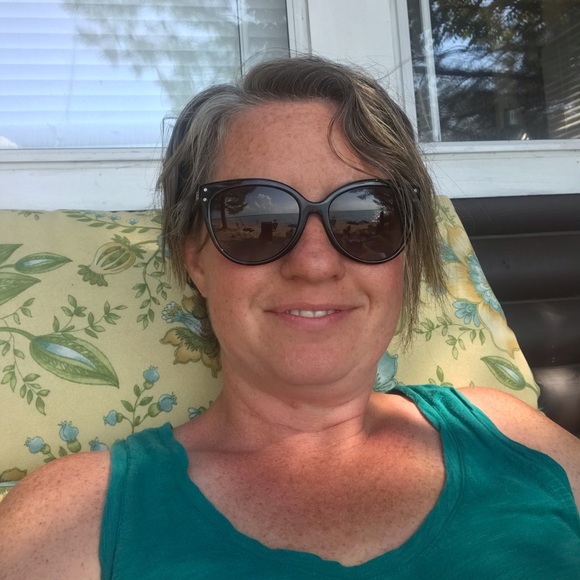 Meet your Posher, Valerie - Picture 1 of 1